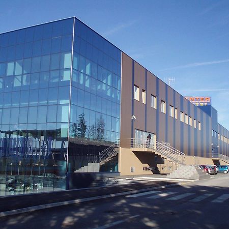 Hotel Erasmus Постойна Екстер'єр фото