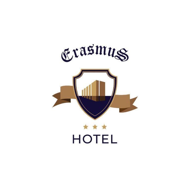 Hotel Erasmus Постойна Екстер'єр фото