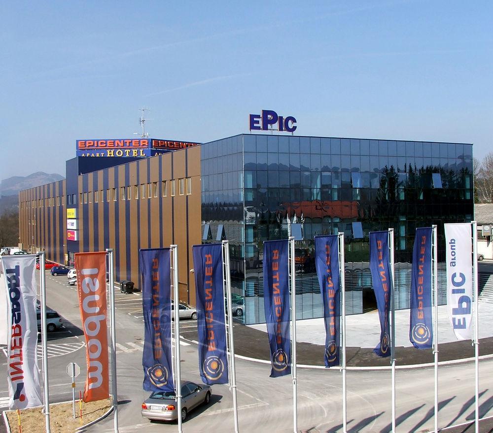 Hotel Erasmus Постойна Екстер'єр фото